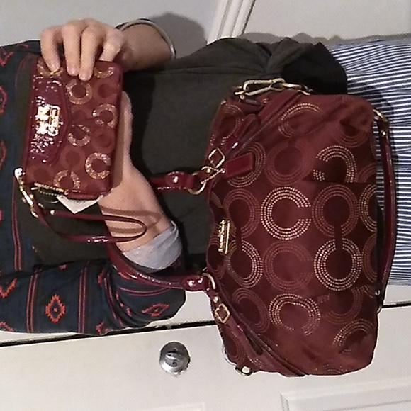 SALE! Auth Coach Sophia Mad Dotted Art Dark Red/Gold Bag & NWT Wristlet Bundle - Picture 16 of 16